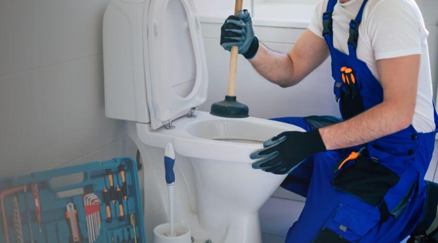 Expert burst pipe repair services in Pineville, MO